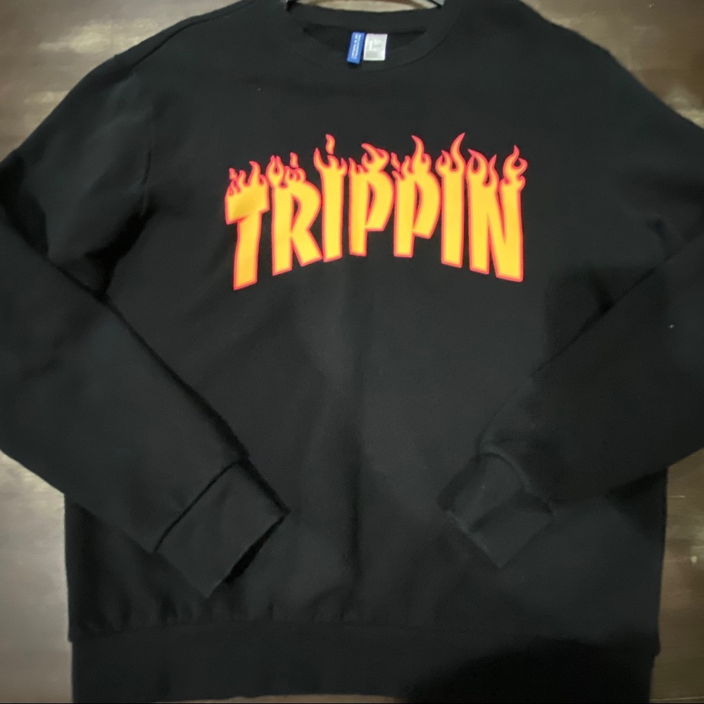 Men’s Black Flame Sweater Trippin H&M Size LARGE
